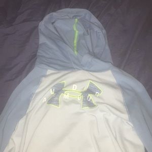 Under Armor Tee- long sleeve